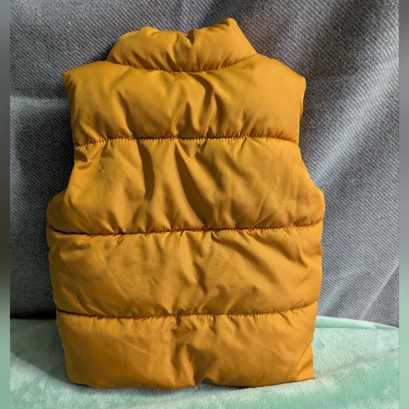 Old Navy Kids Puffer Vest in Mustard Yellow 6-12 month - Picture 2 of 5